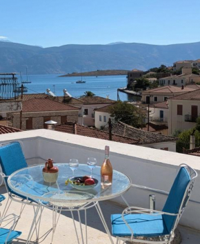 Galaxidi Authentic Rooftop House